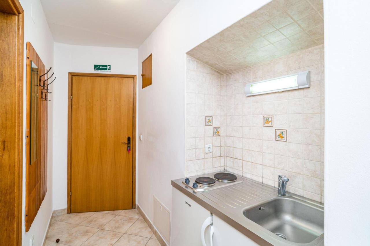 Central Apartment With Terrace Dubrovnik Dış mekan fotoğraf