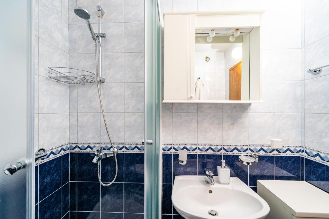 Central Apartment With Terrace Dubrovnik Dış mekan fotoğraf